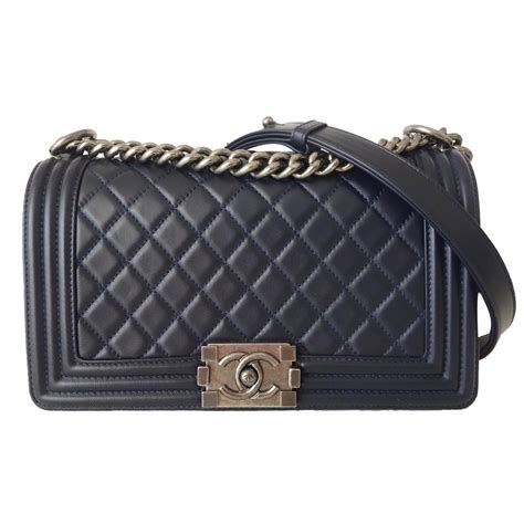 sac chanel boy bleu|Chanel boy bag inside.